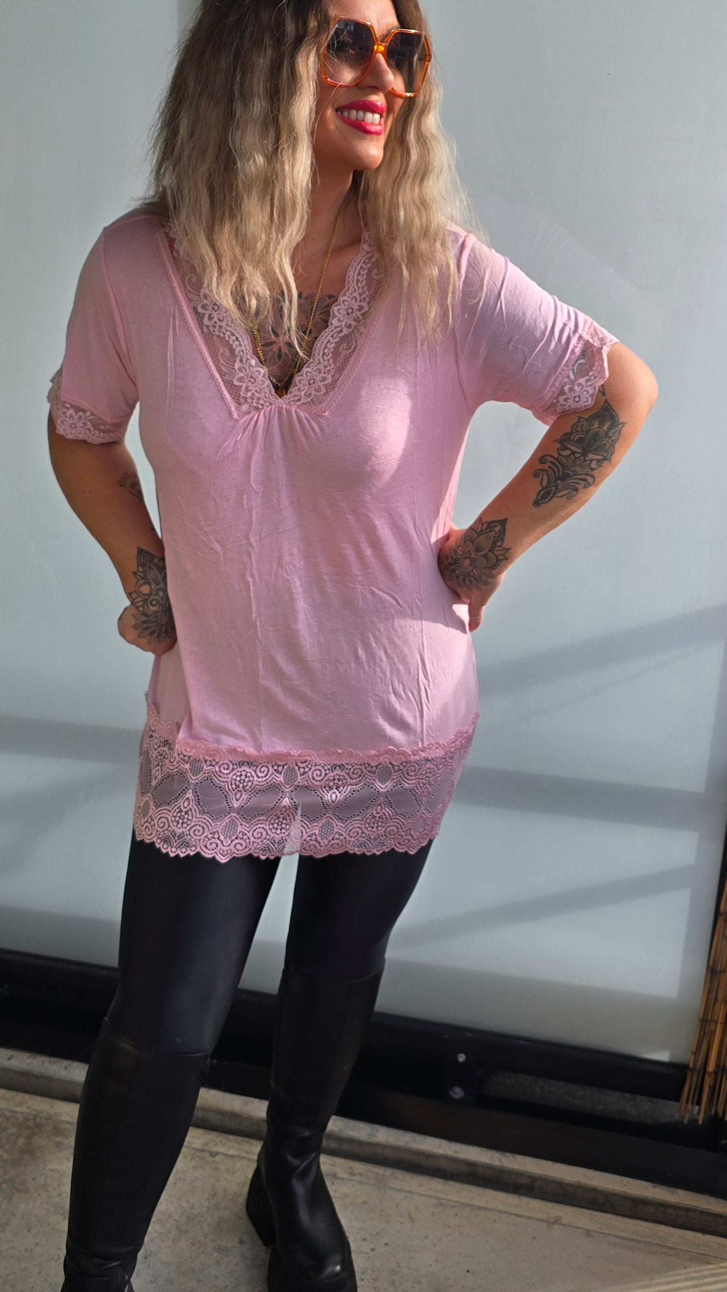 Vendela topp kort arm lysrosa