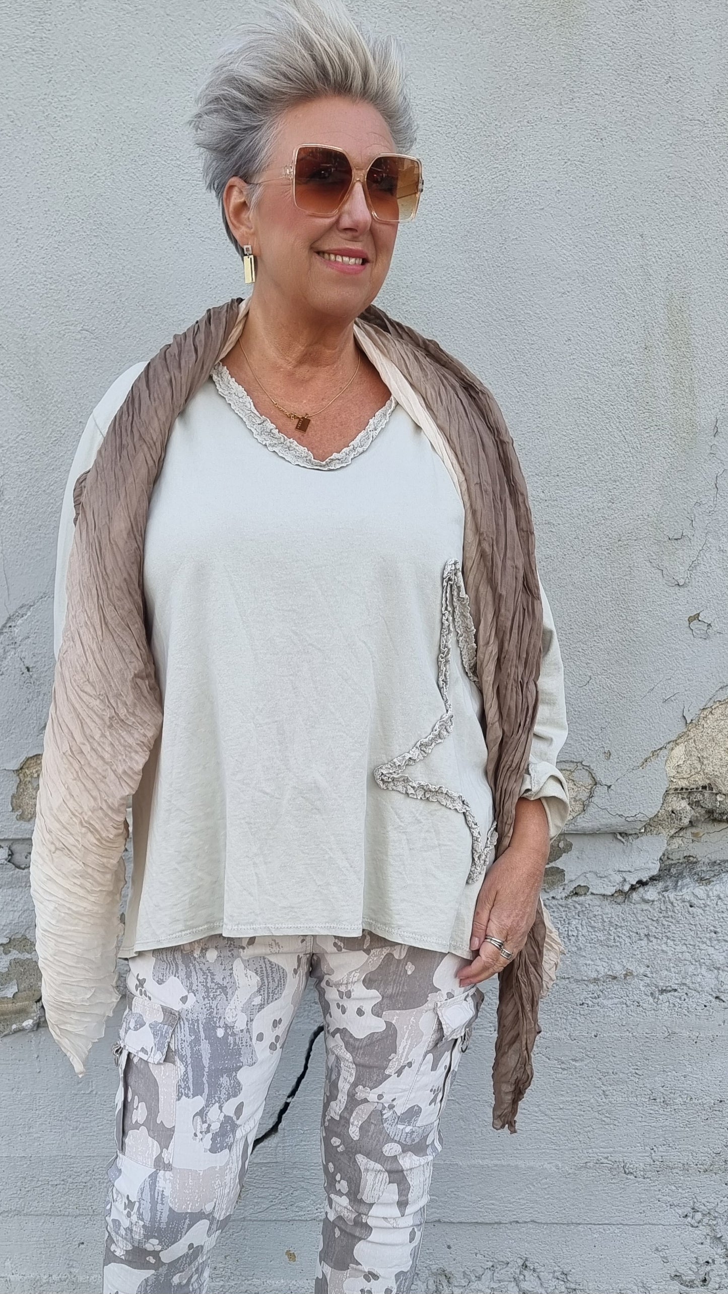 Beige topp med stjerne