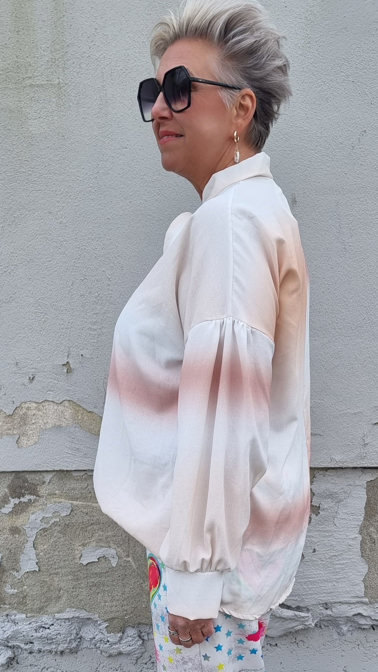 Lise bluse i beige og hvit