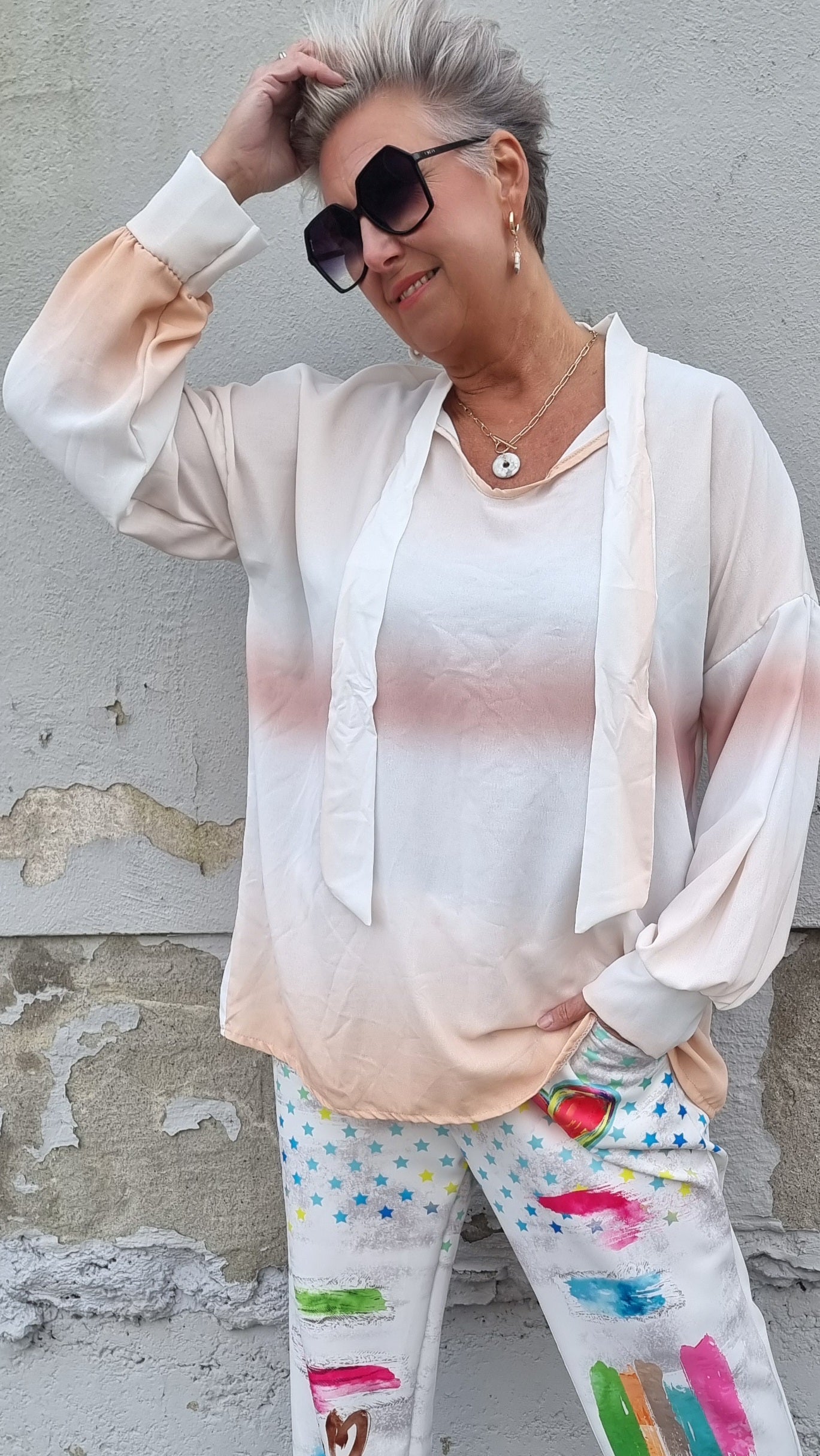 Lise bluse i beige og hvit