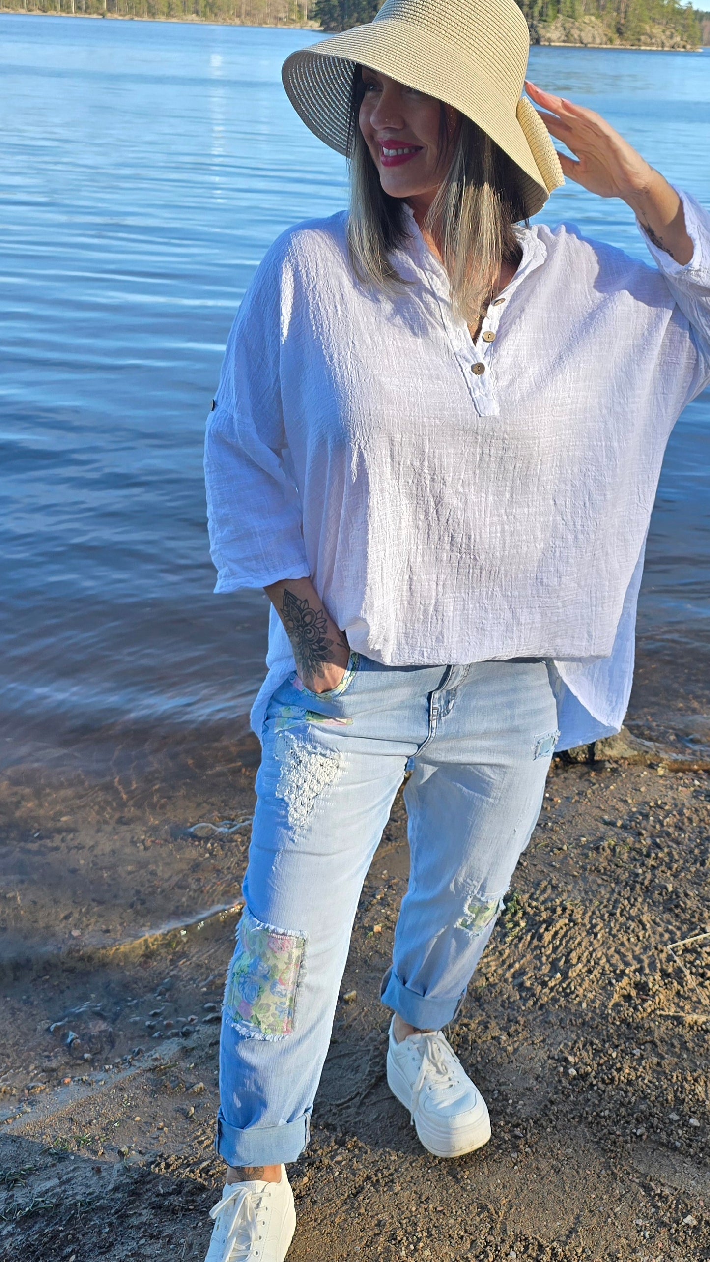 Sussie hvit skjorte med knapper
