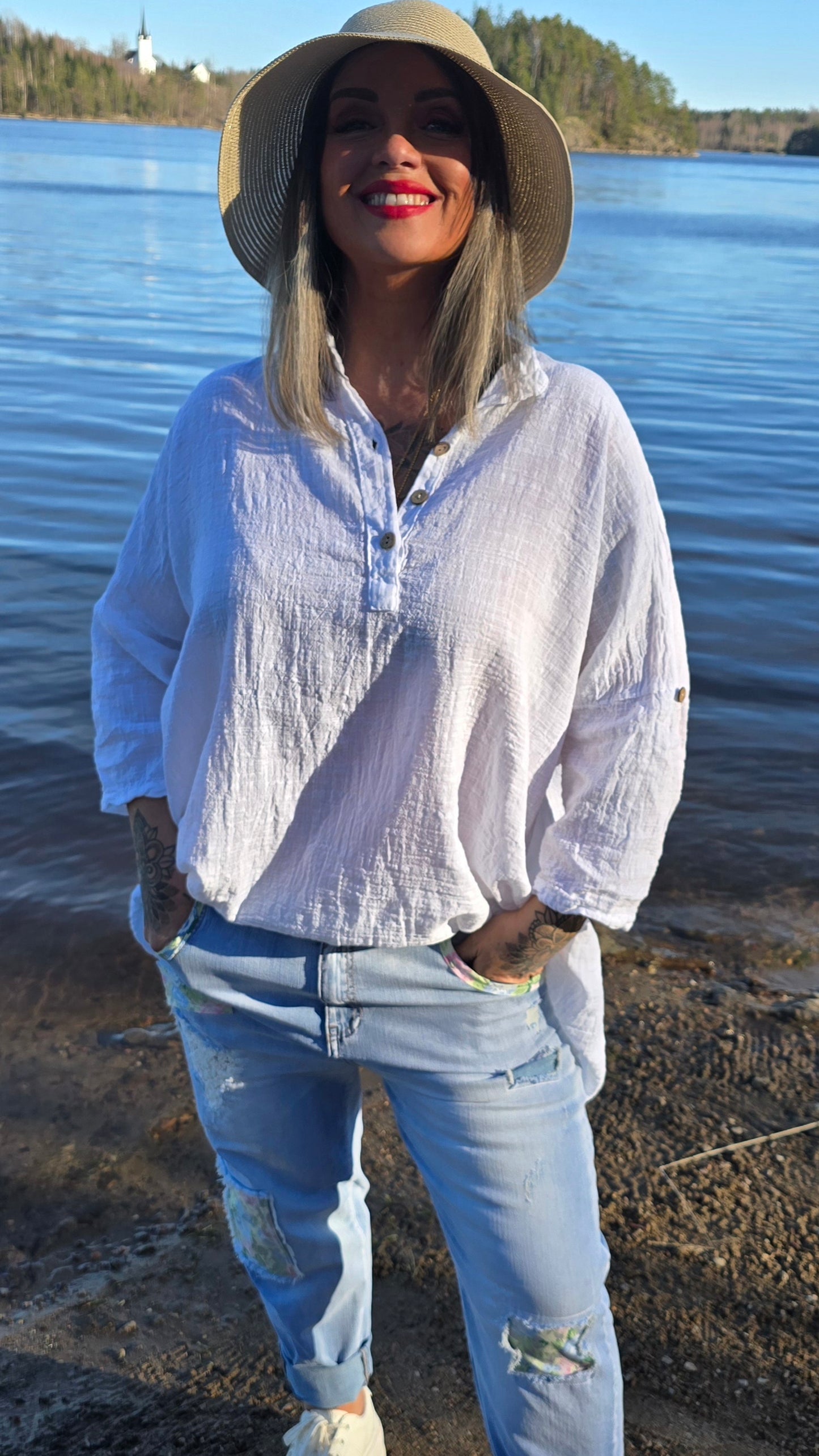 Sussie hvit skjorte med knapper