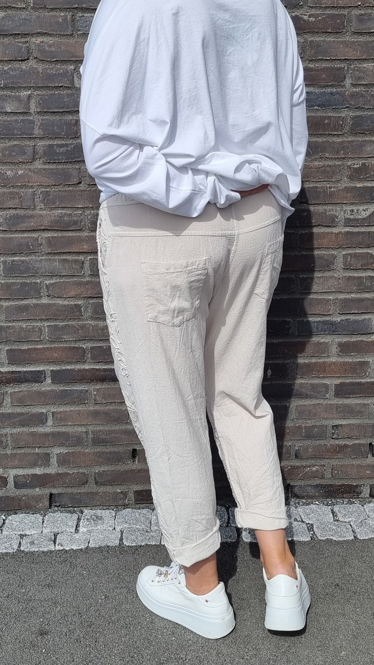 Maya bukse beige med brodeier