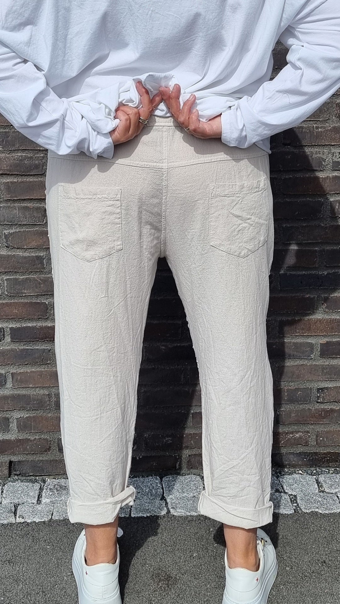 Maya bukse beige med brodeier