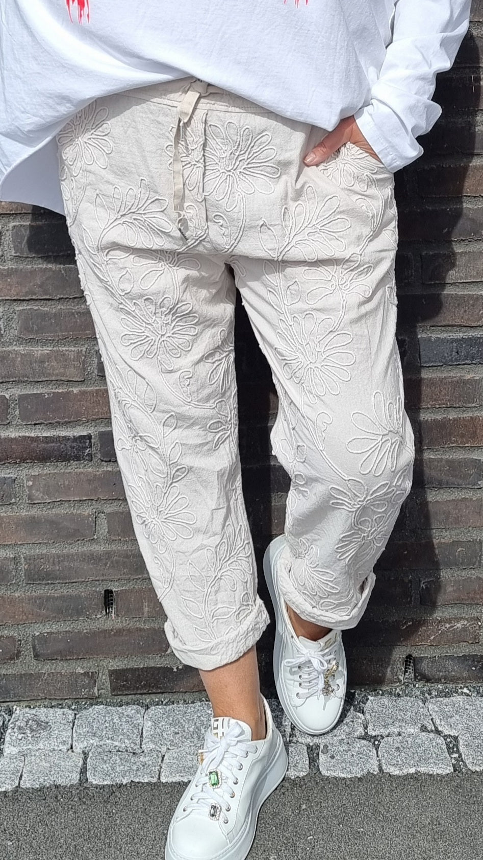 Maya bukse beige med brodeier