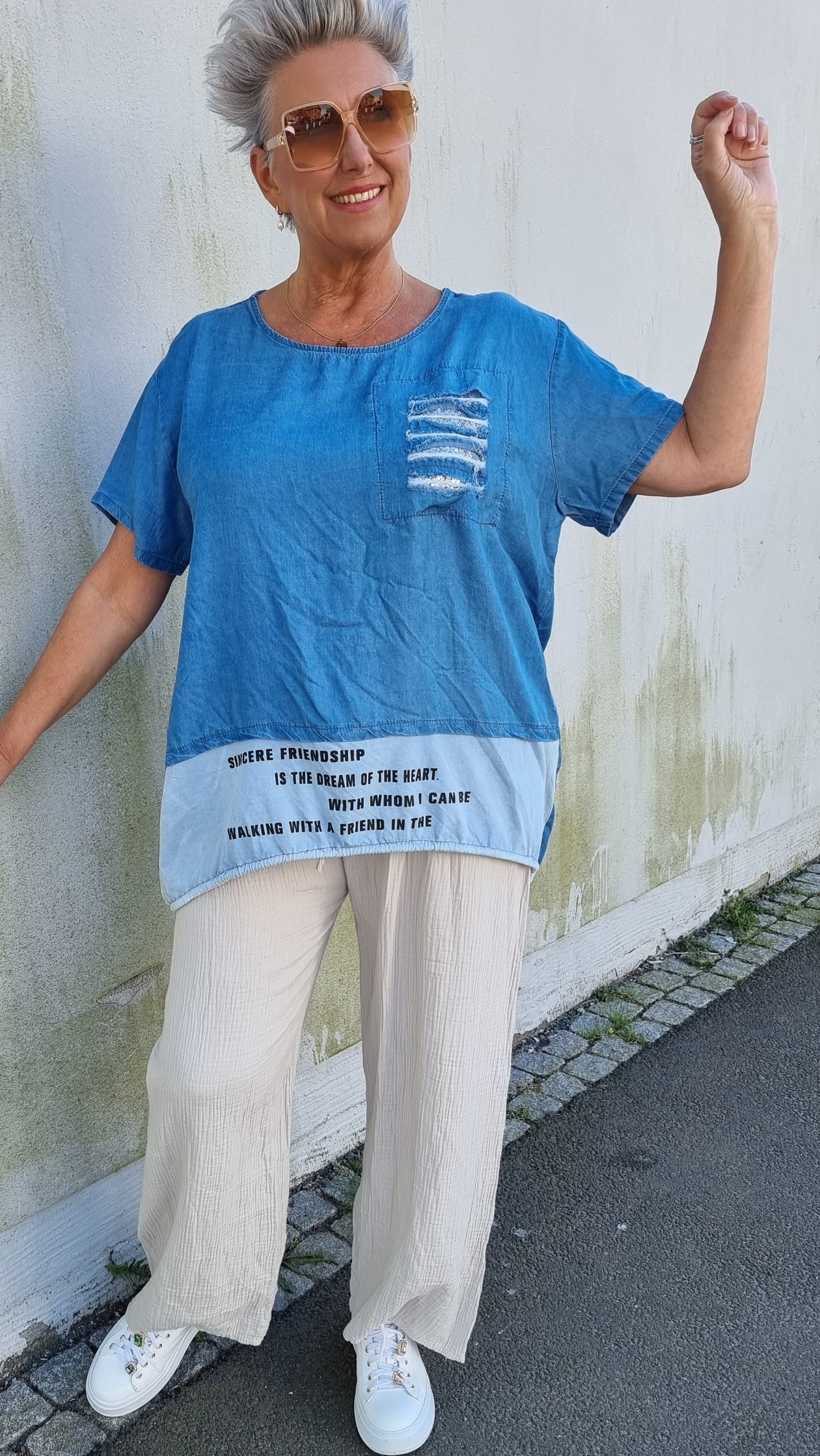 Sarah denim bluse med tekst