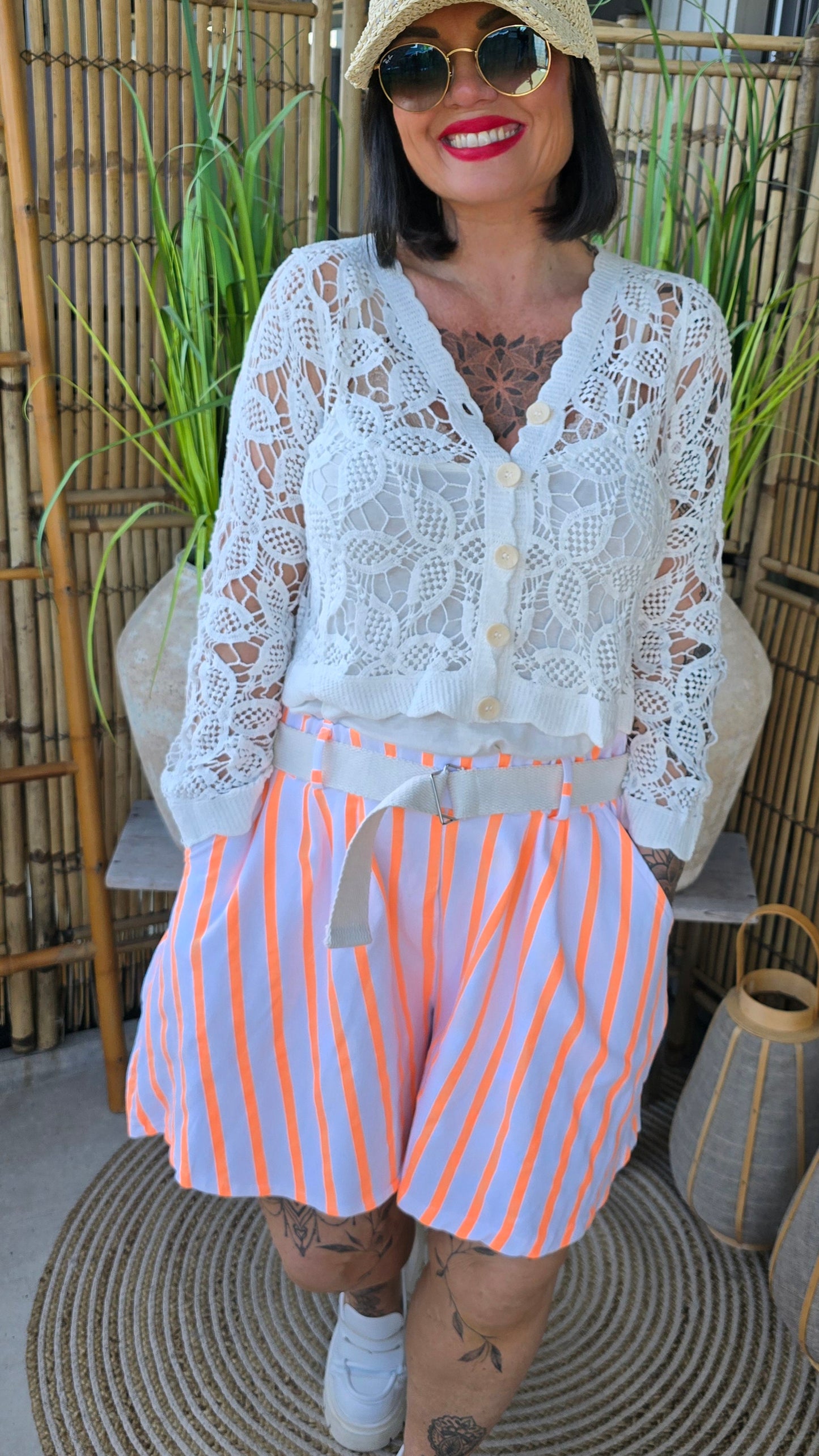 Haley shorts med striper i orange