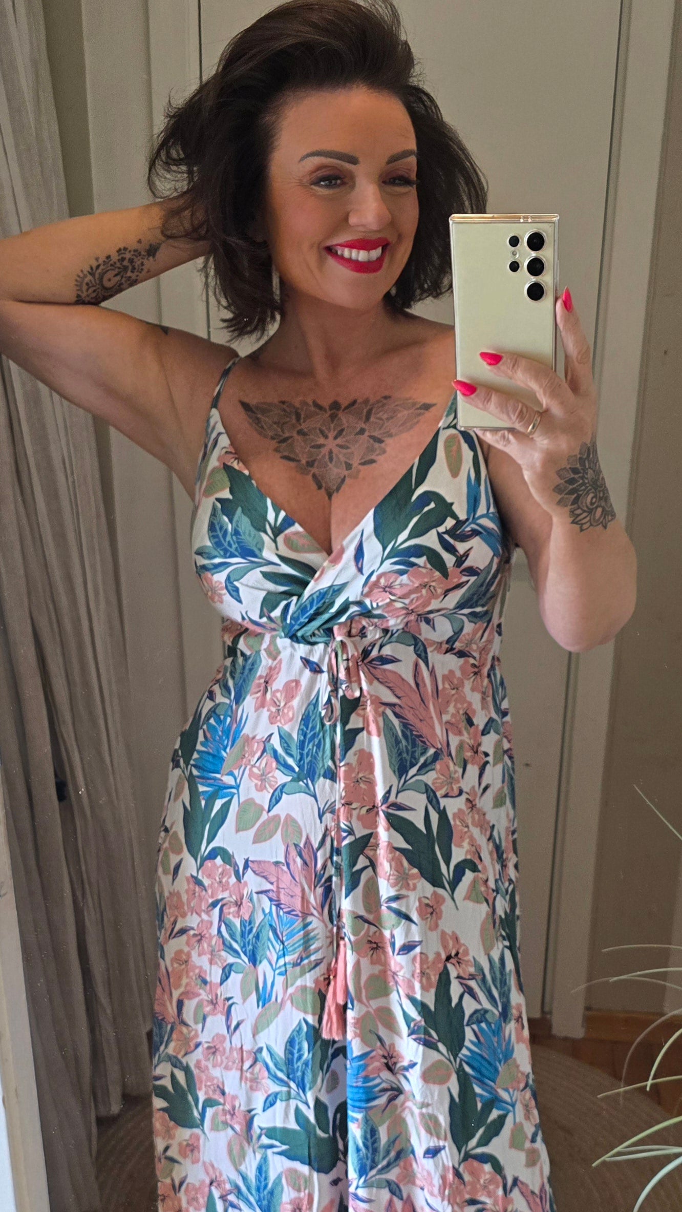 Sofie kjole hvit med blomster