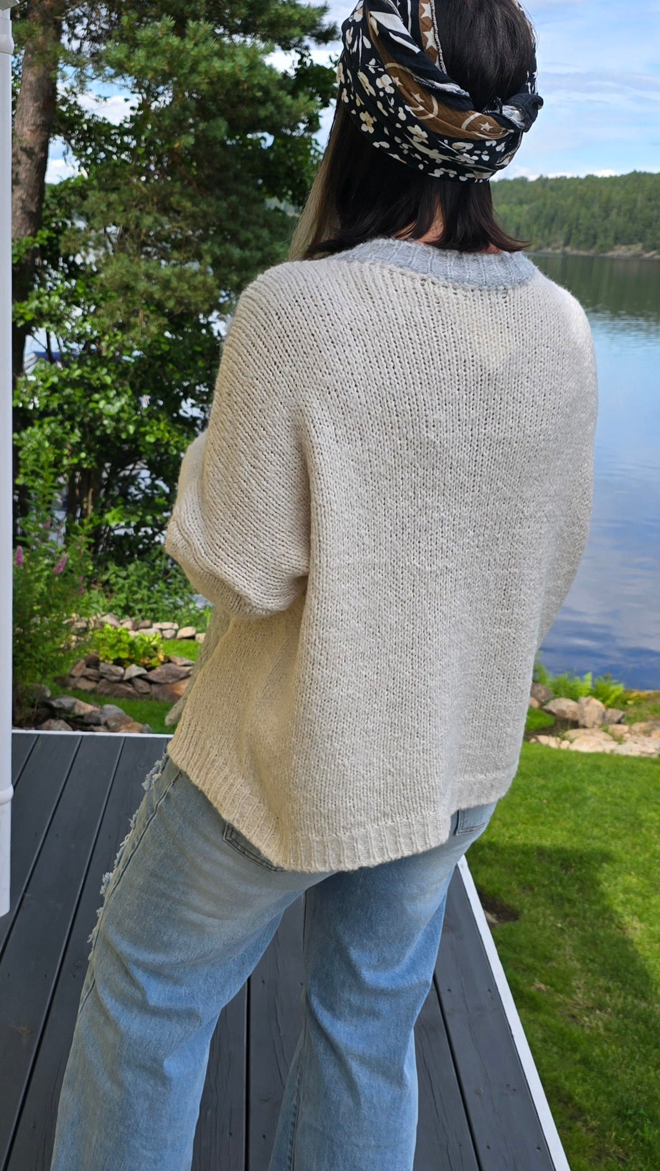 Magda strikket genser beige og grå