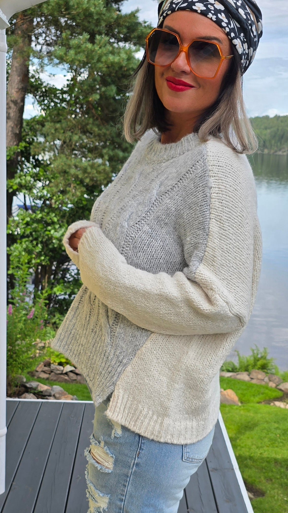 Magda strikket genser beige og grå