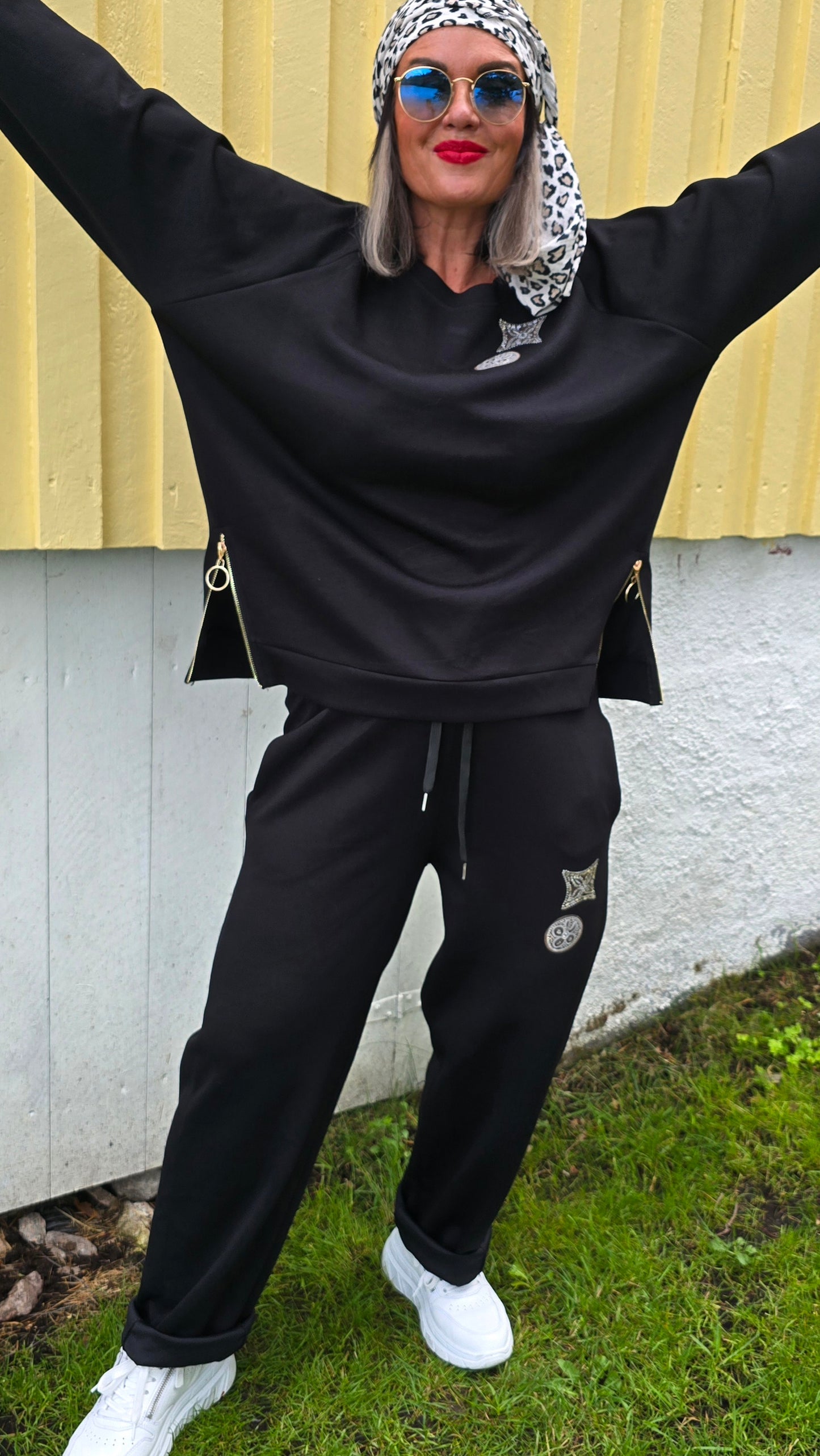 Lizzy genser svart