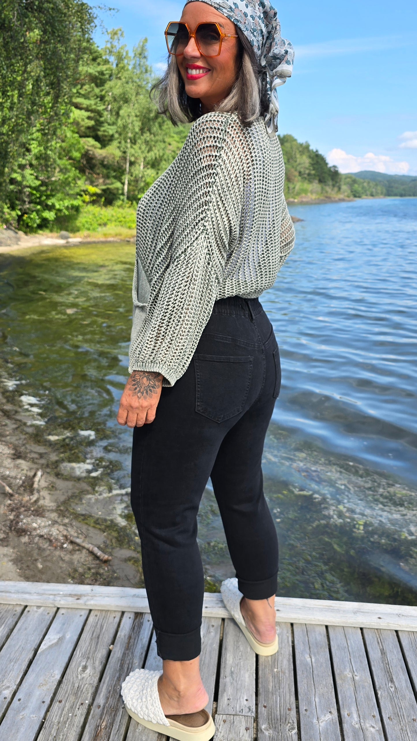 Tina jeans svart med strikk