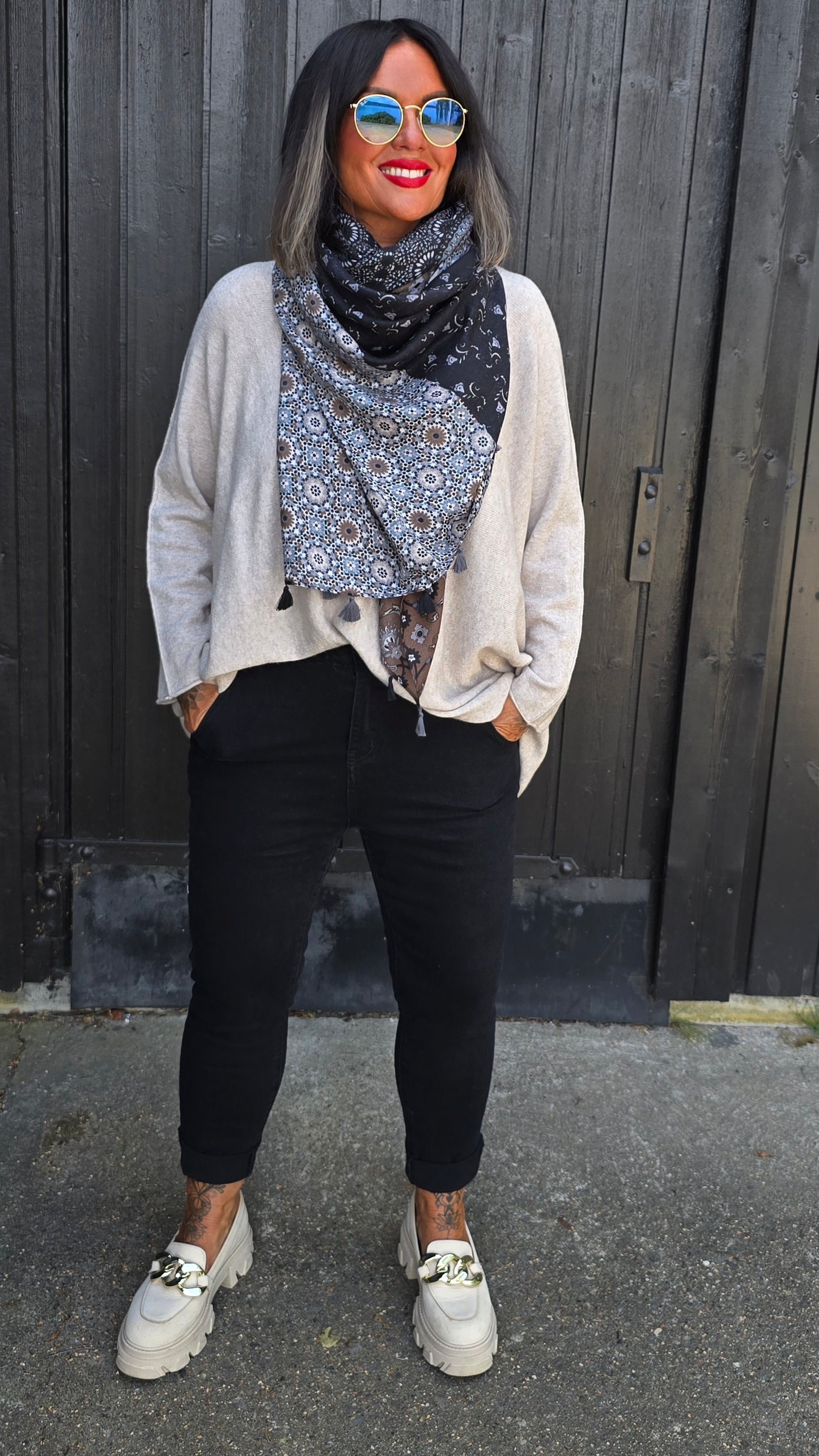 Leila skjerf svart