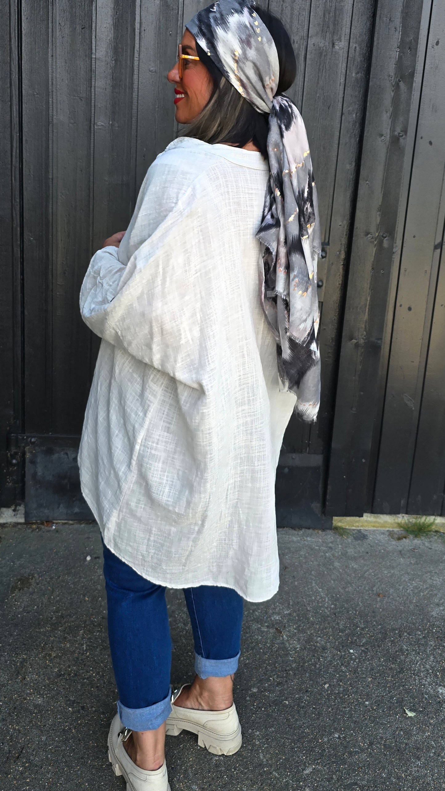 Sussie beige bluse med knapper