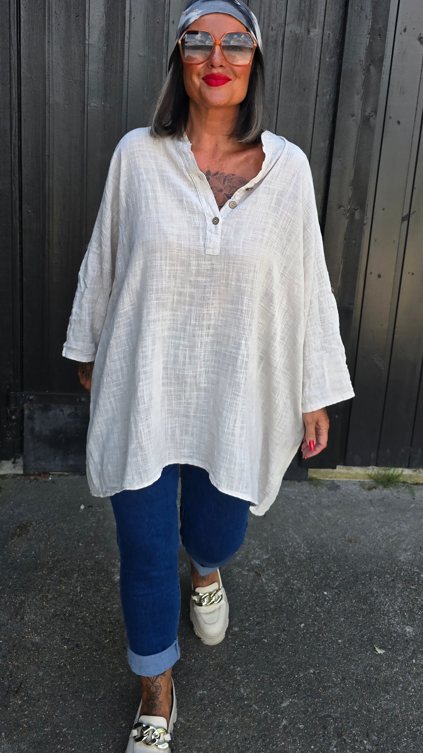 Sussie beige bluse med knapper