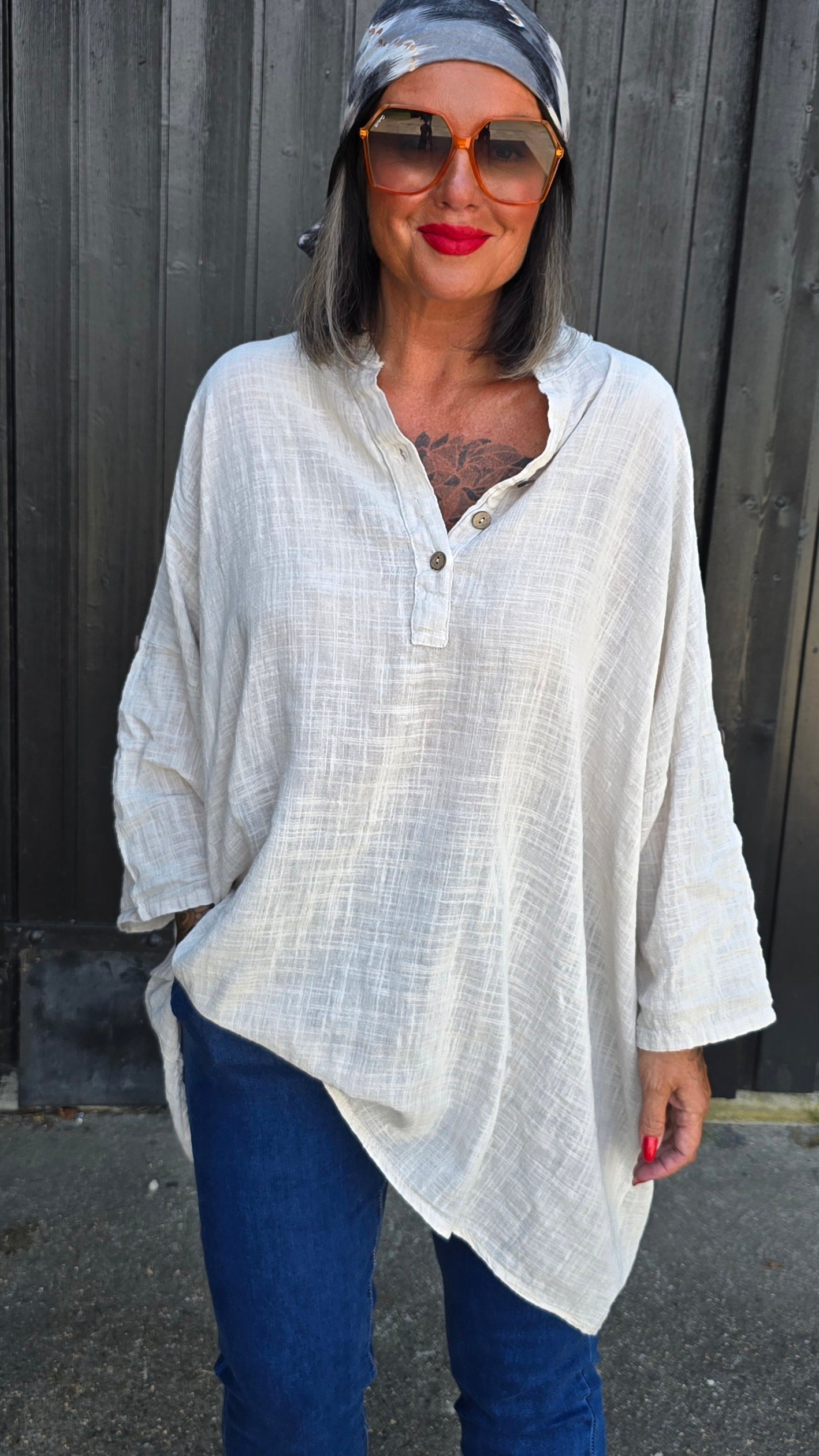 Sussie beige bluse med knapper