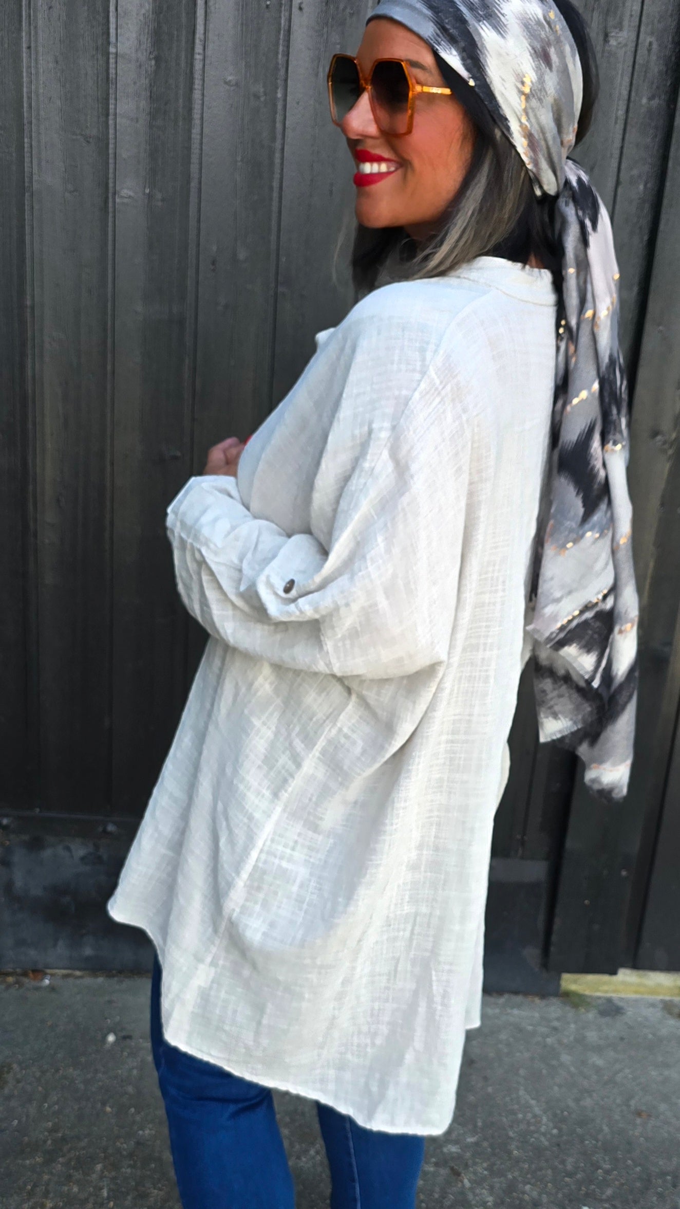 Sussie beige bluse med knapper