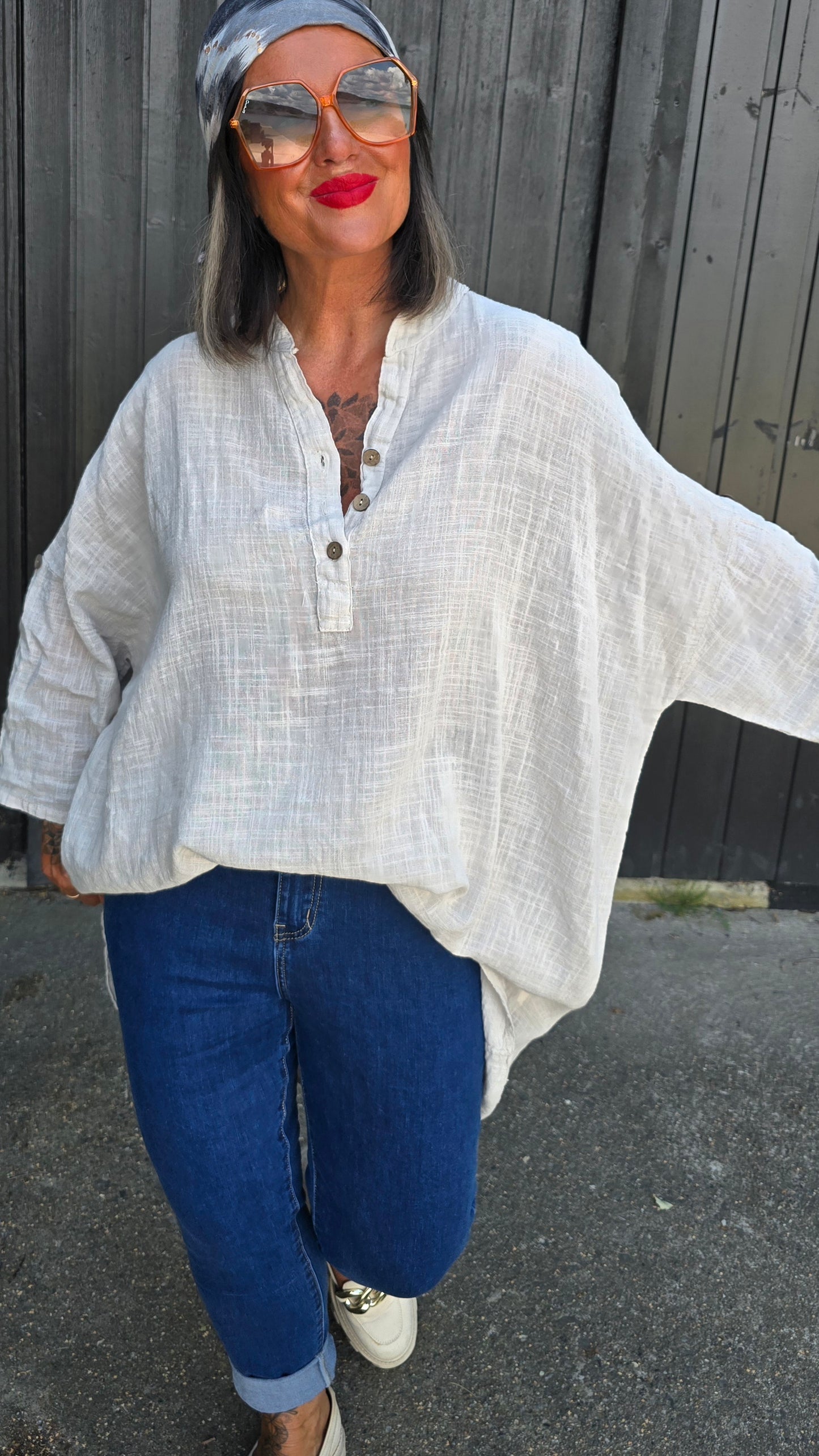 Sussie beige bluse med knapper