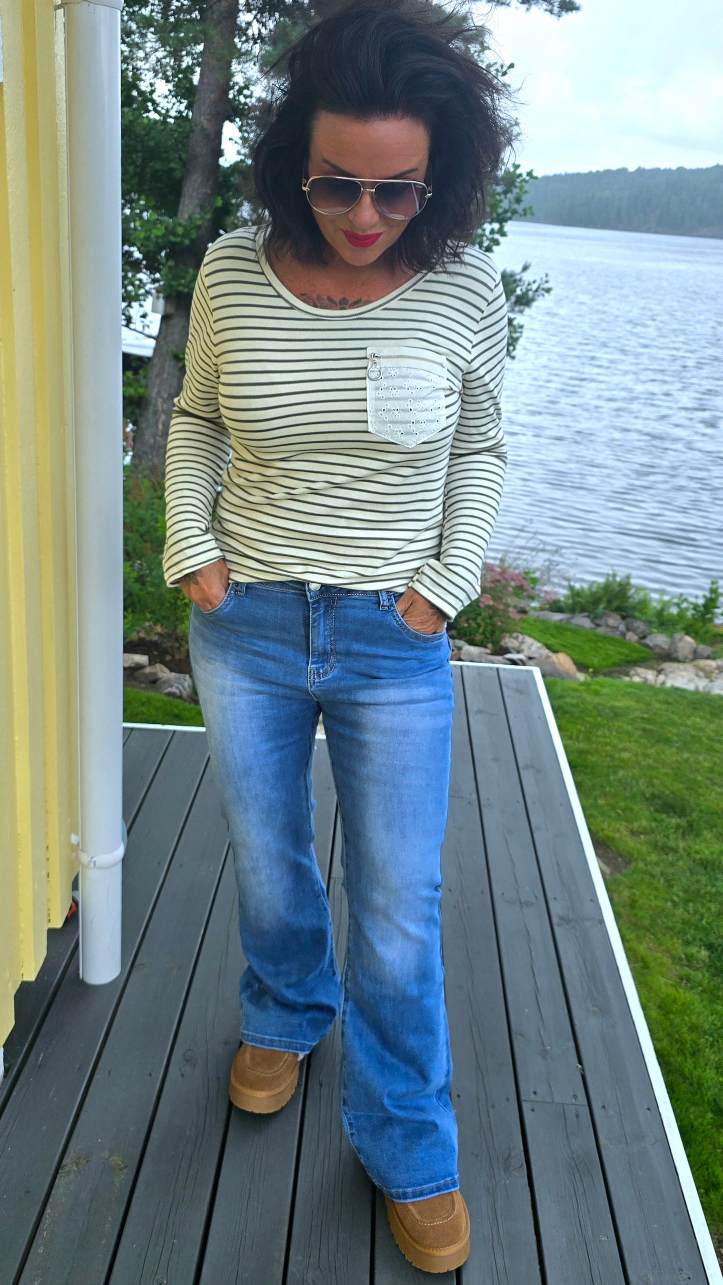 Josefin topp med striper i kaki