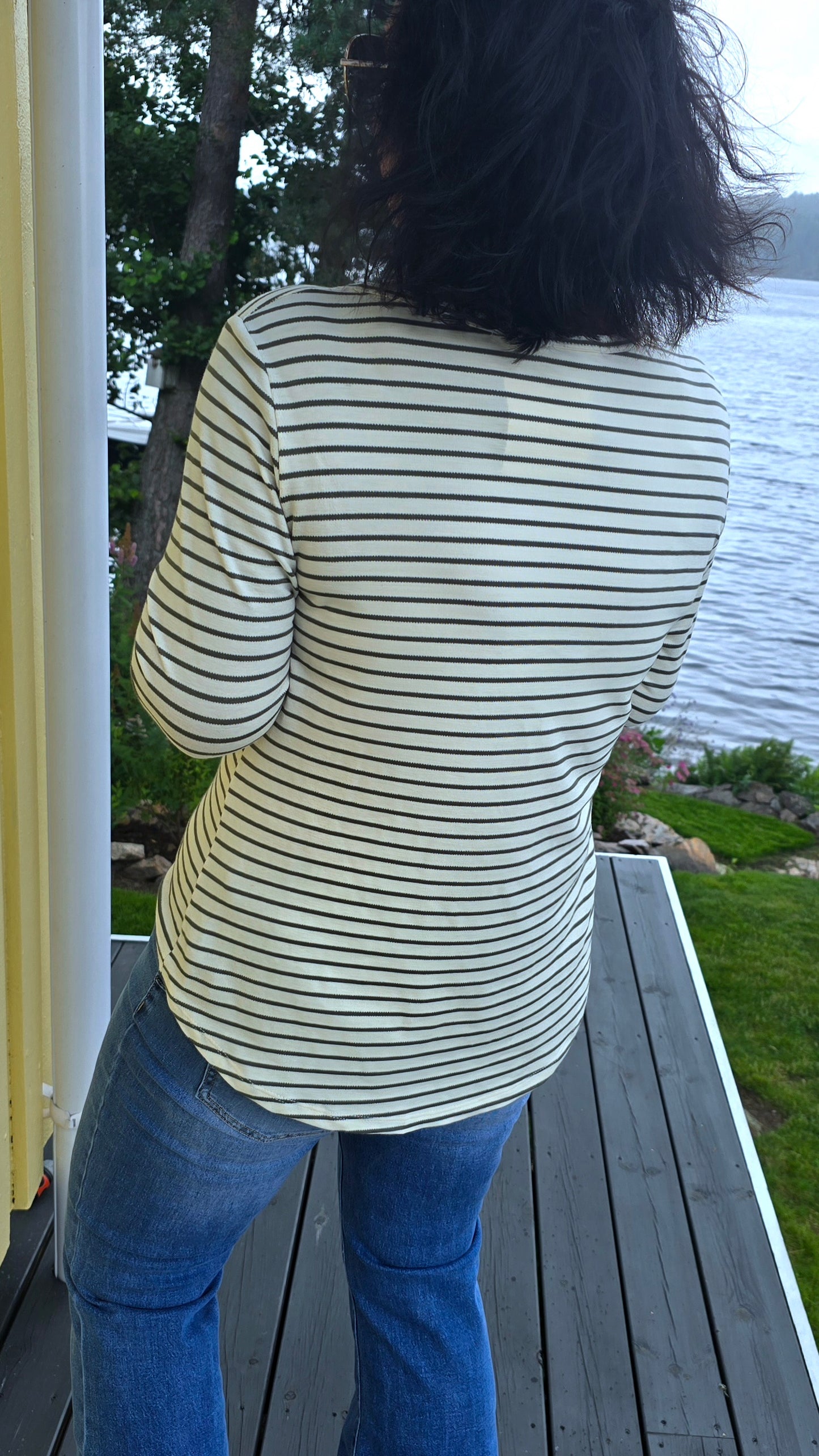 Josefin topp med striper i kaki