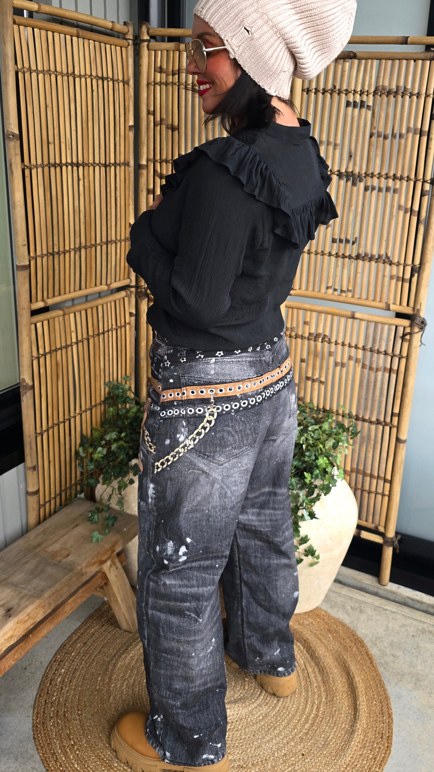 Katja jeans med trykk gråsvart