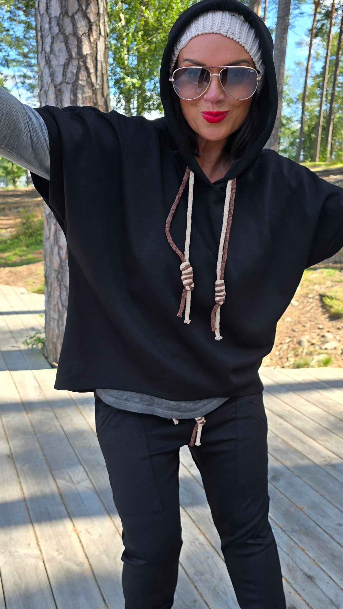 Sylvia hette t-genser svart