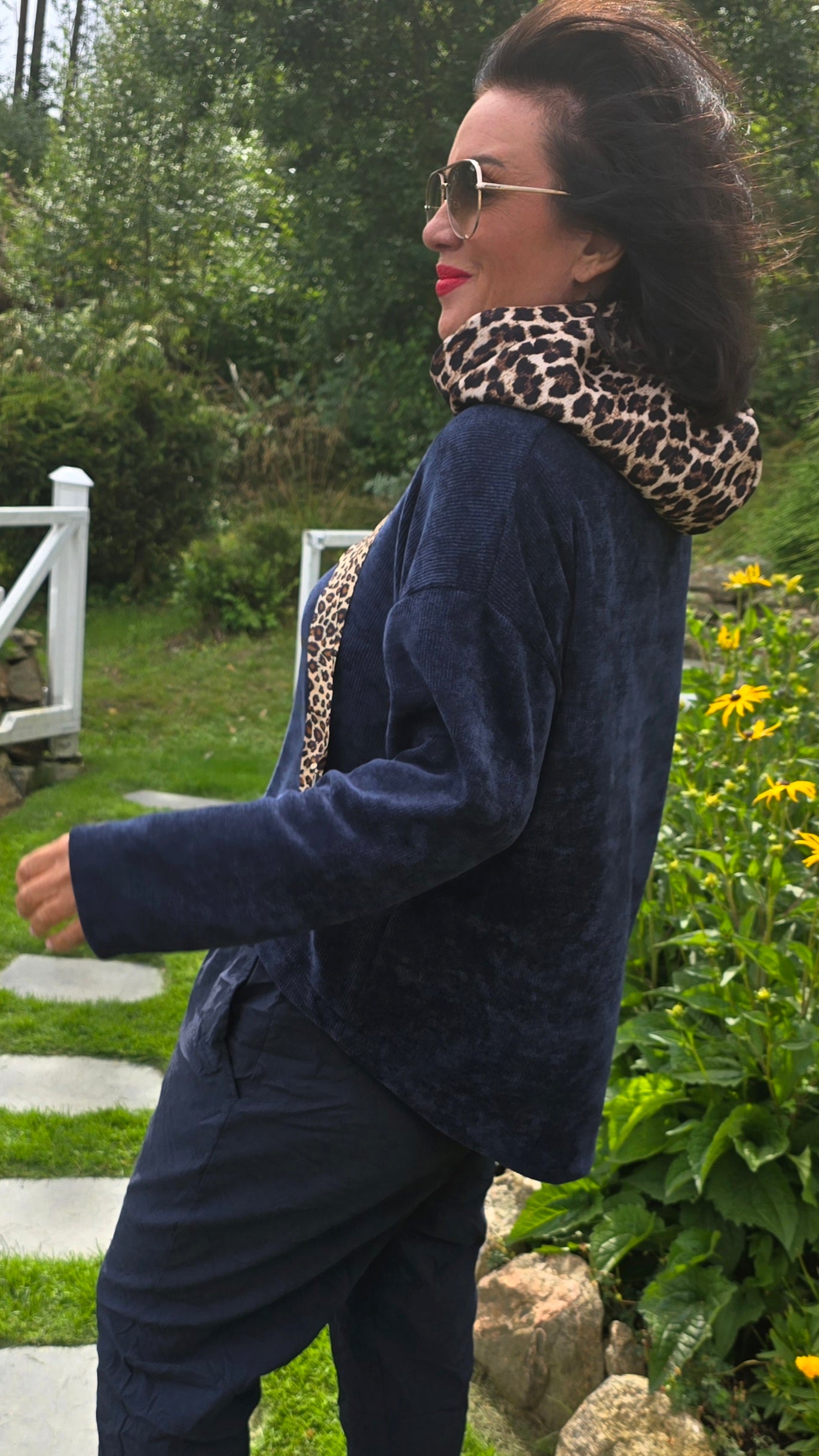 Sally hette genser med leo navy