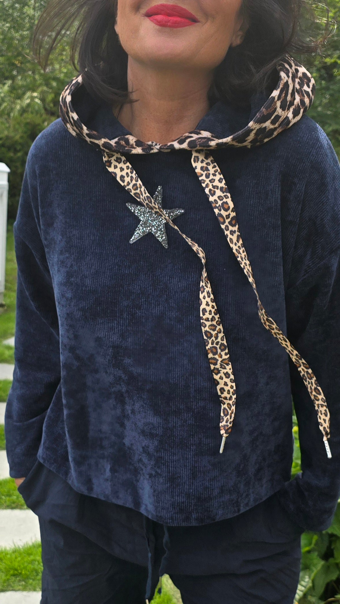 Sally hette genser med leo navy