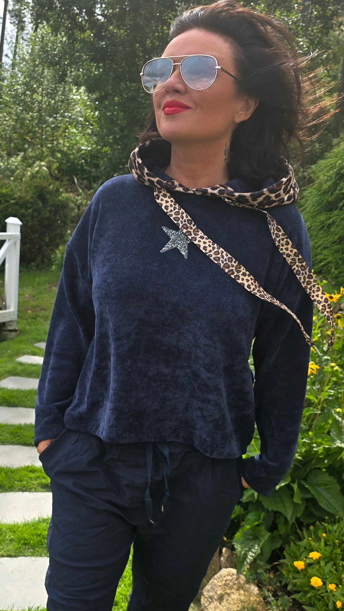 Sally hette genser med leo navy