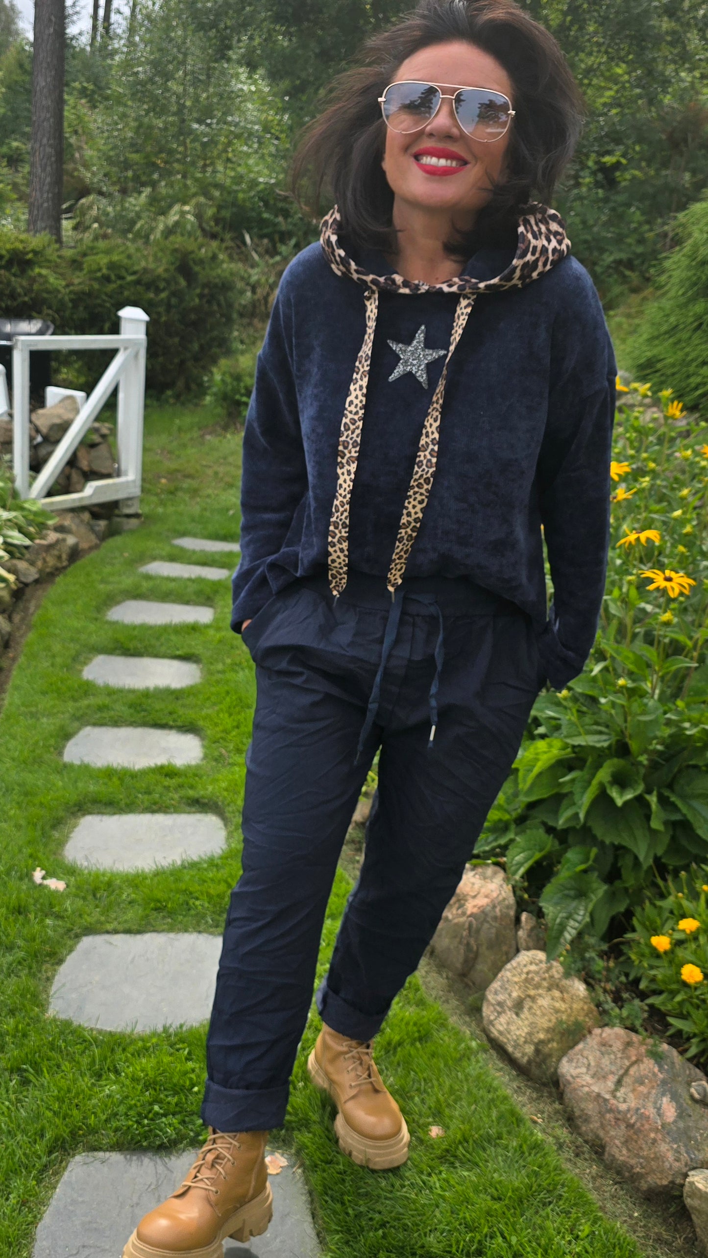 Sally hette genser med leo navy
