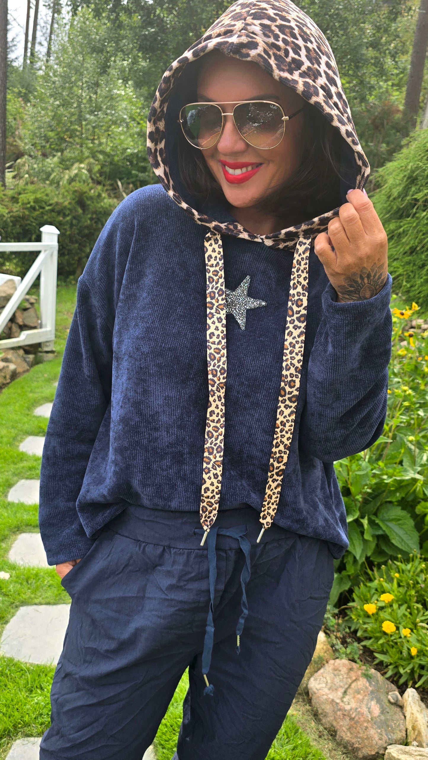 Sally hette genser med leo navy