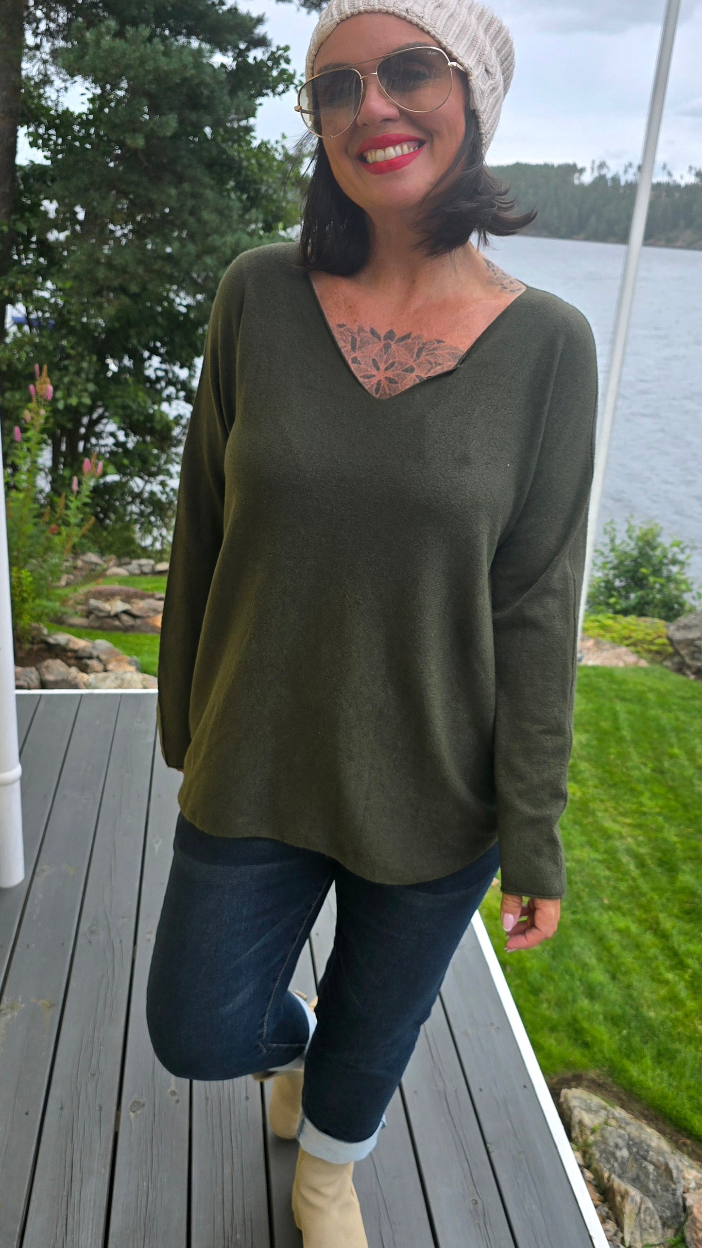 Annie genser mørk kaki