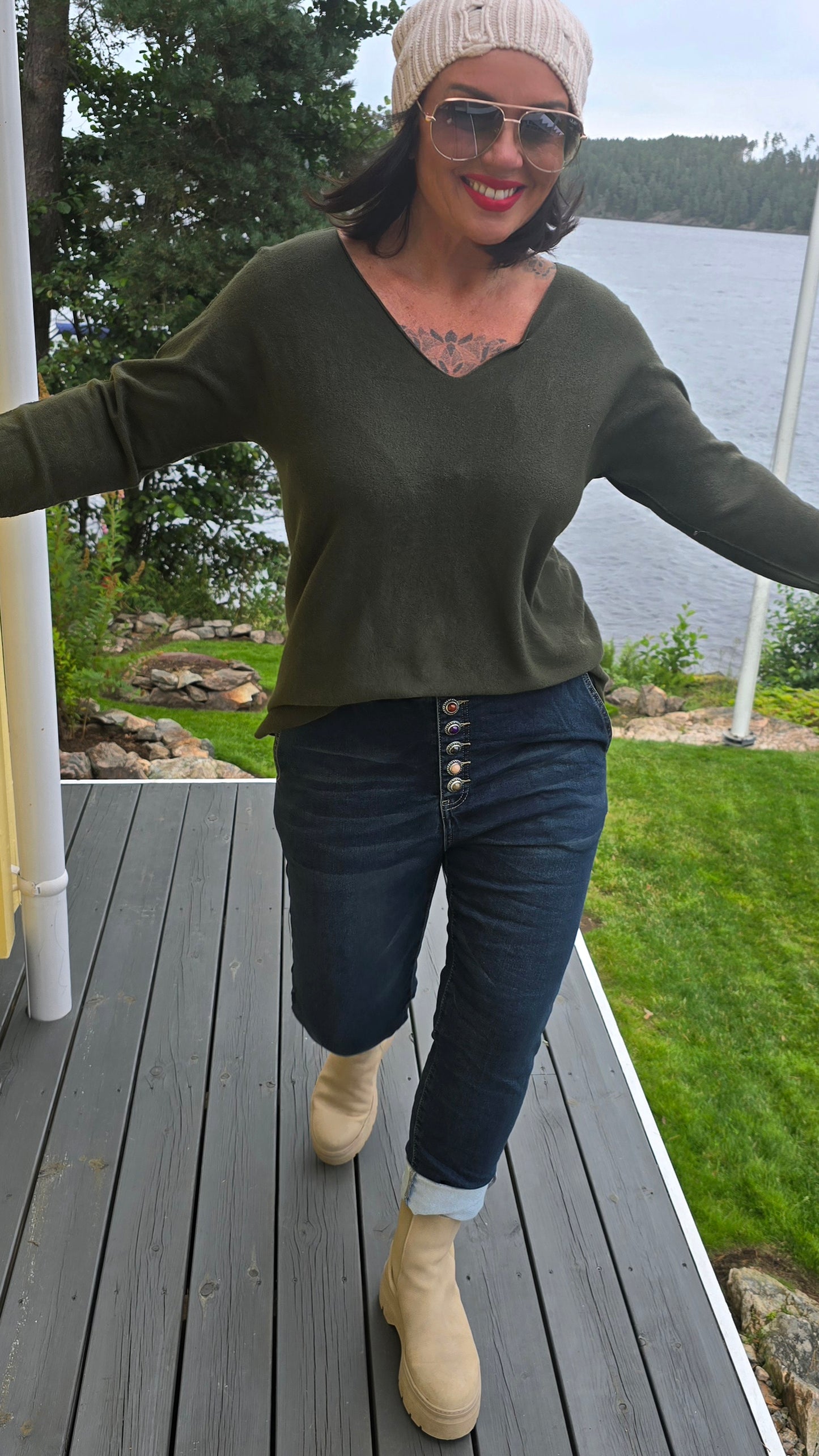 Annie genser mørk kaki