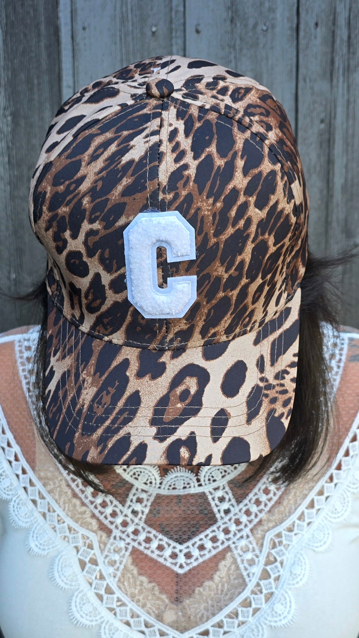 Leo caps