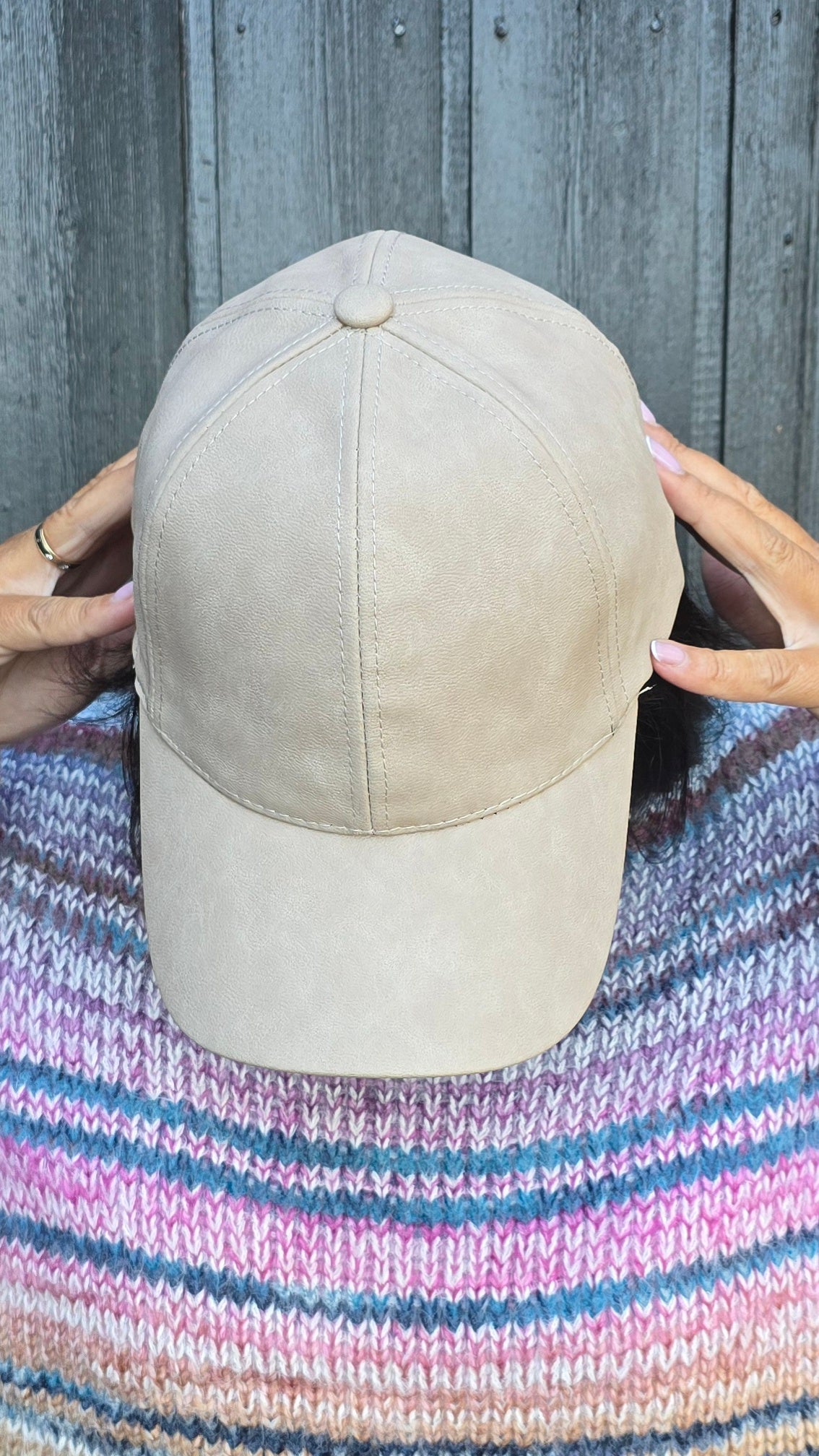Nora caps beige
