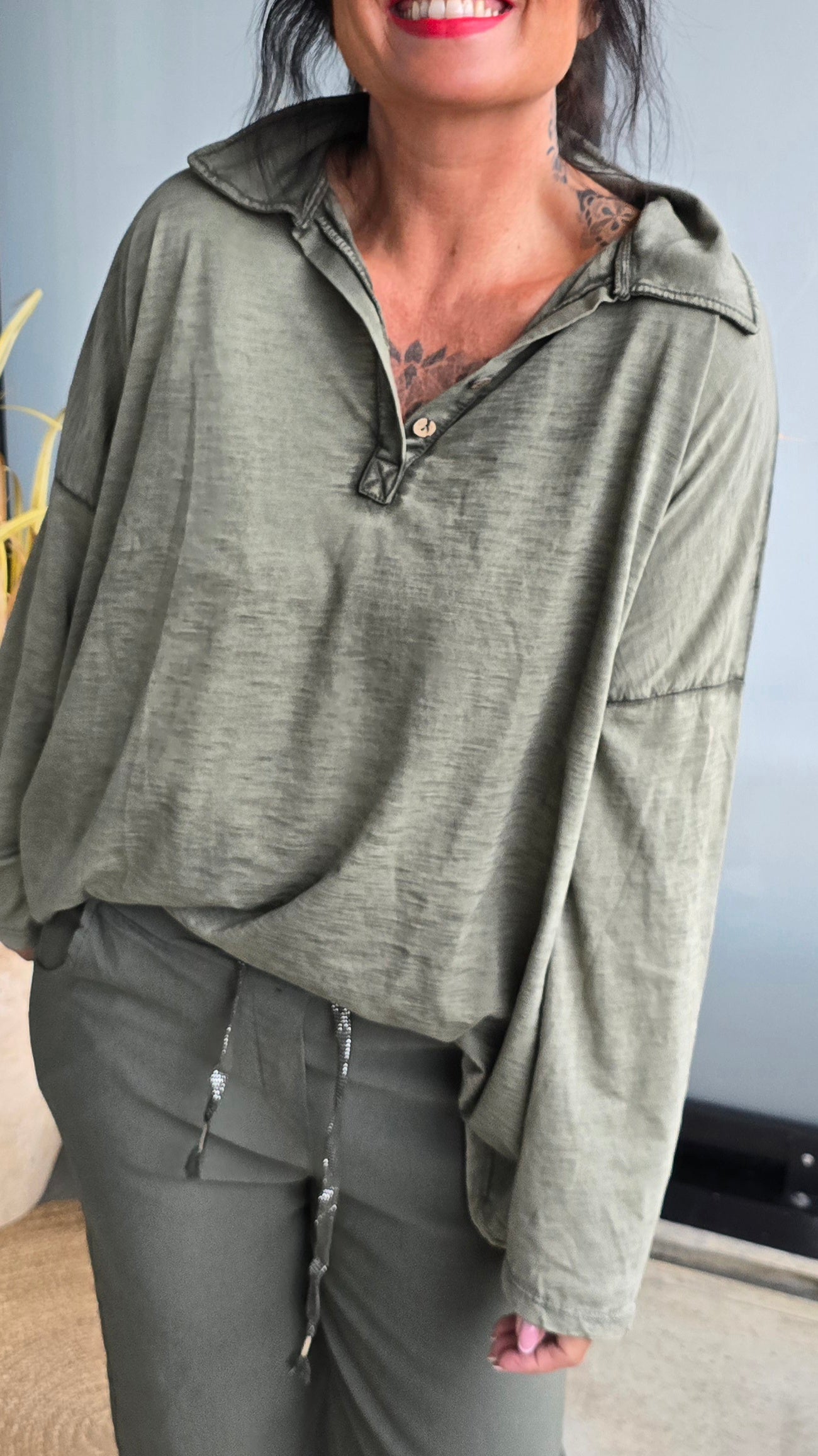 Bianco topp med knapper kaki