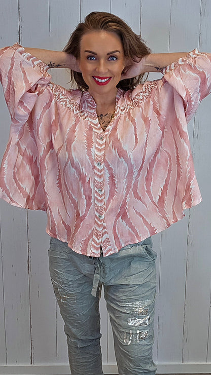 Amelia skjortebluse i mønstret viskose rosa