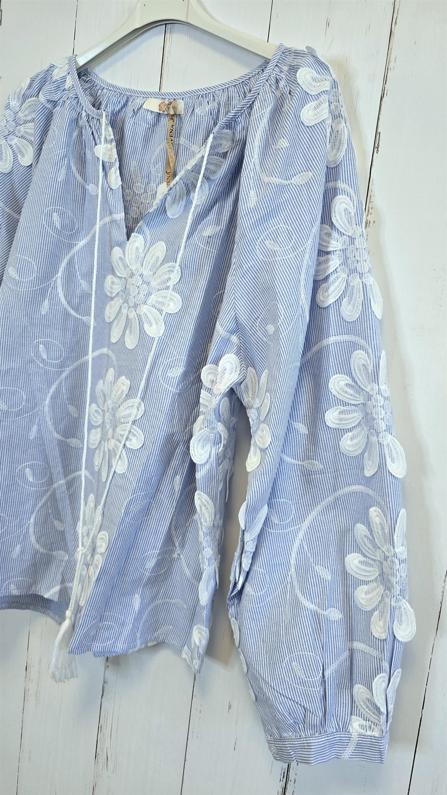 Stella bluse med blomstermønster