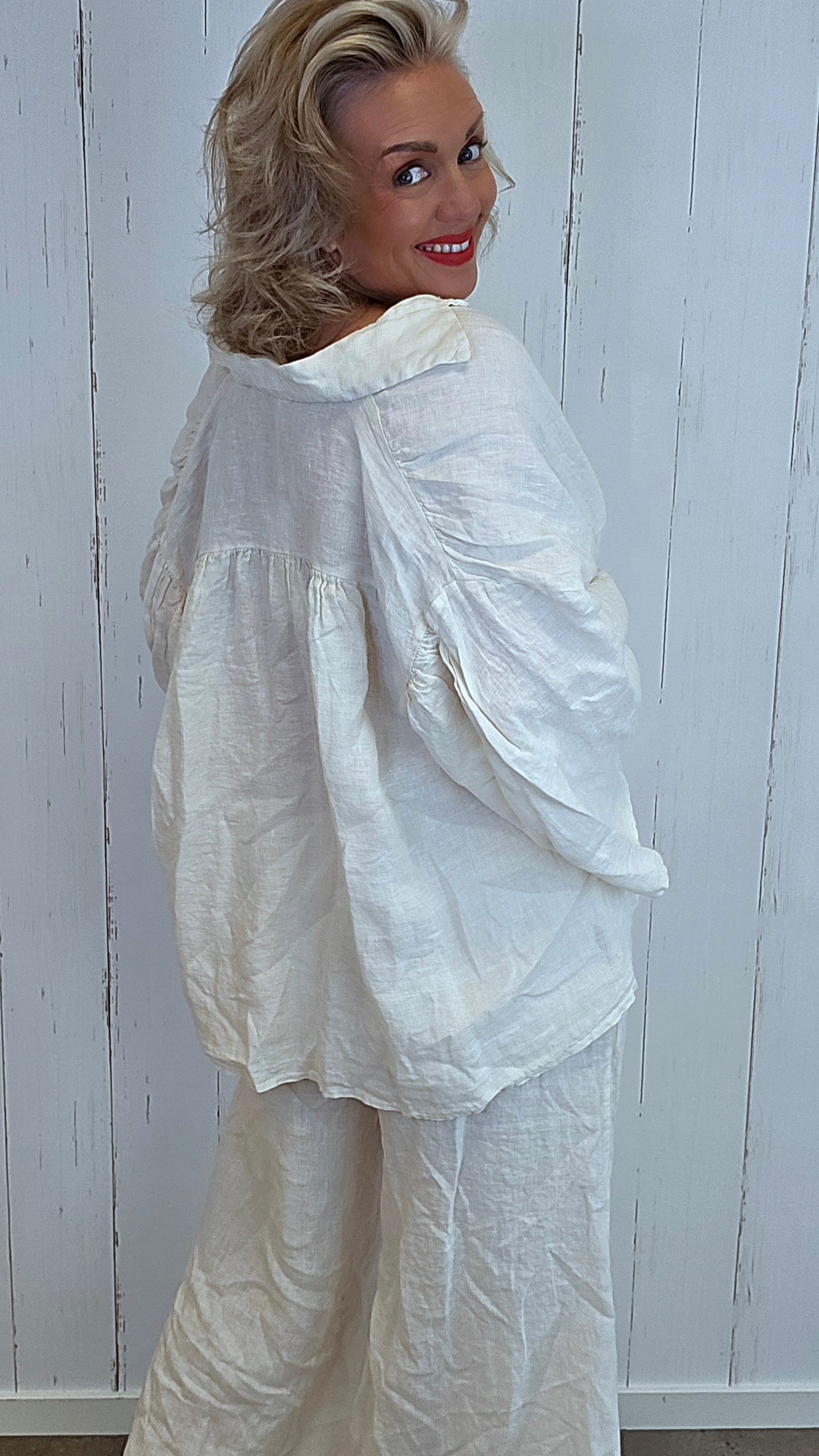 Tanja linskjorte med Hekledetaljer creme