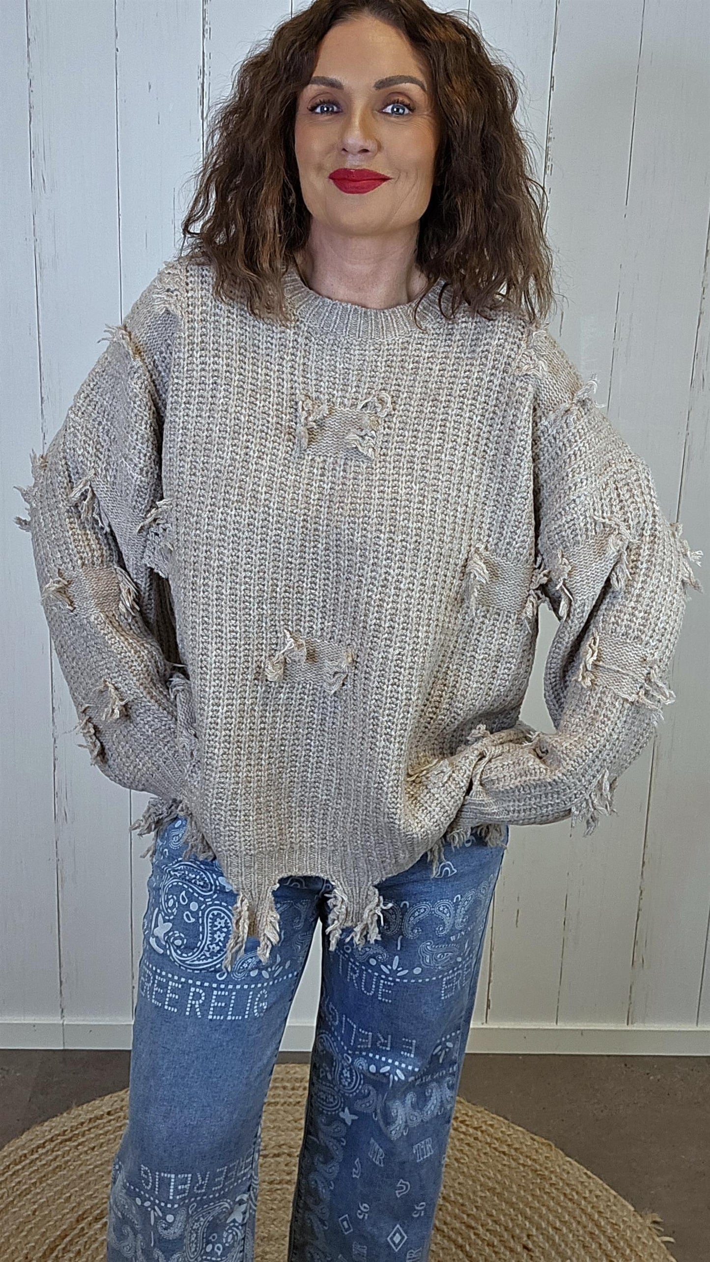 Selma Strikkegenser med rå detaljer