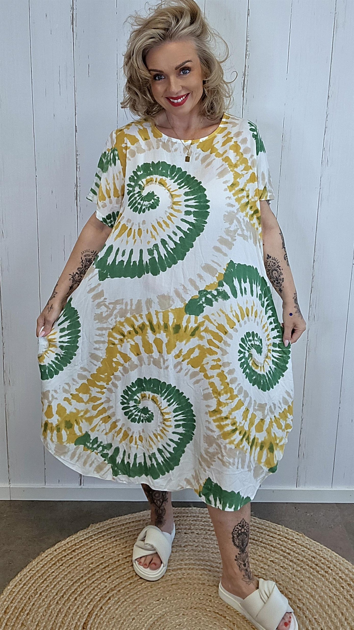 Vikie viskosekjole gul