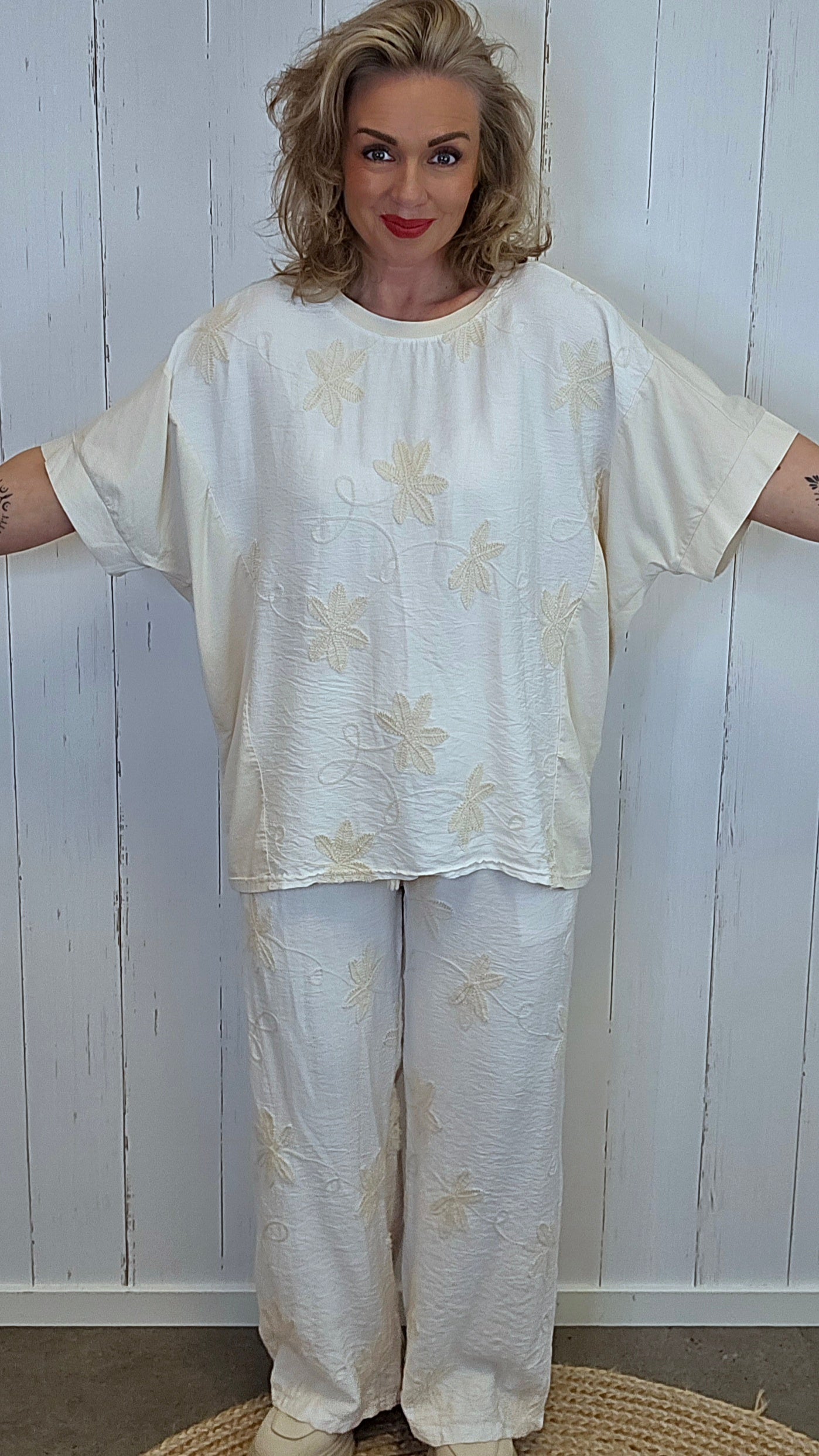 Marian topp med broderte detaljer