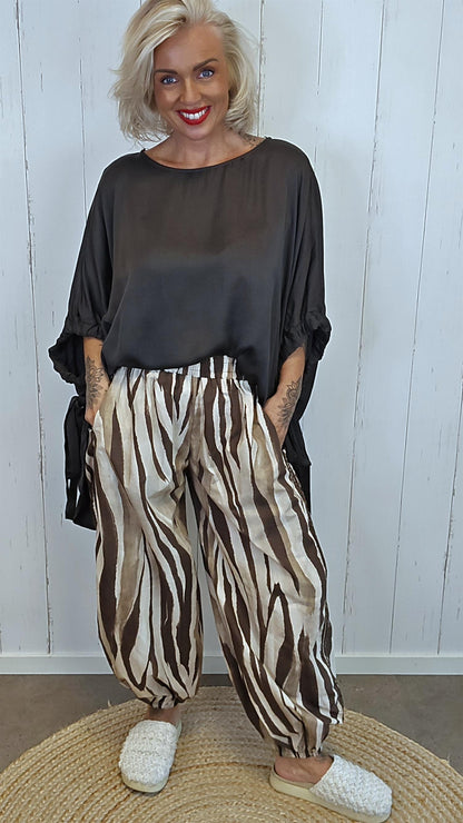 Dahlia topp brun