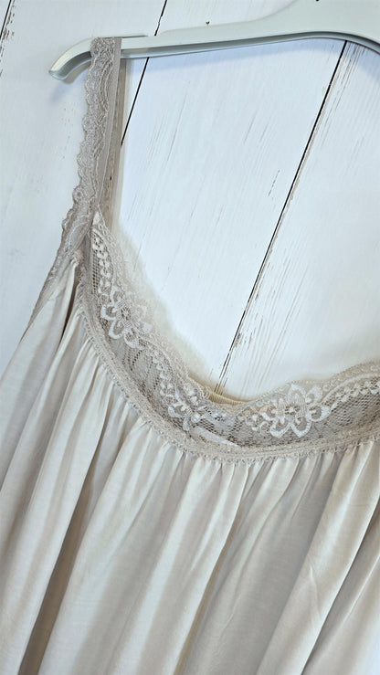 Singlet med blonder beige