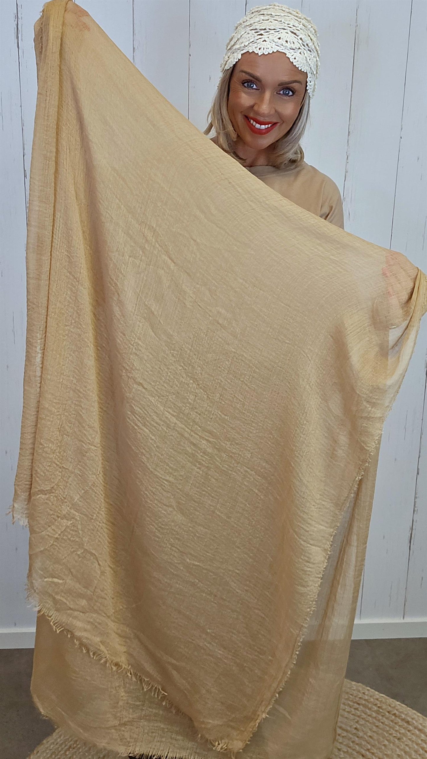 Izzy skjerf lys camel