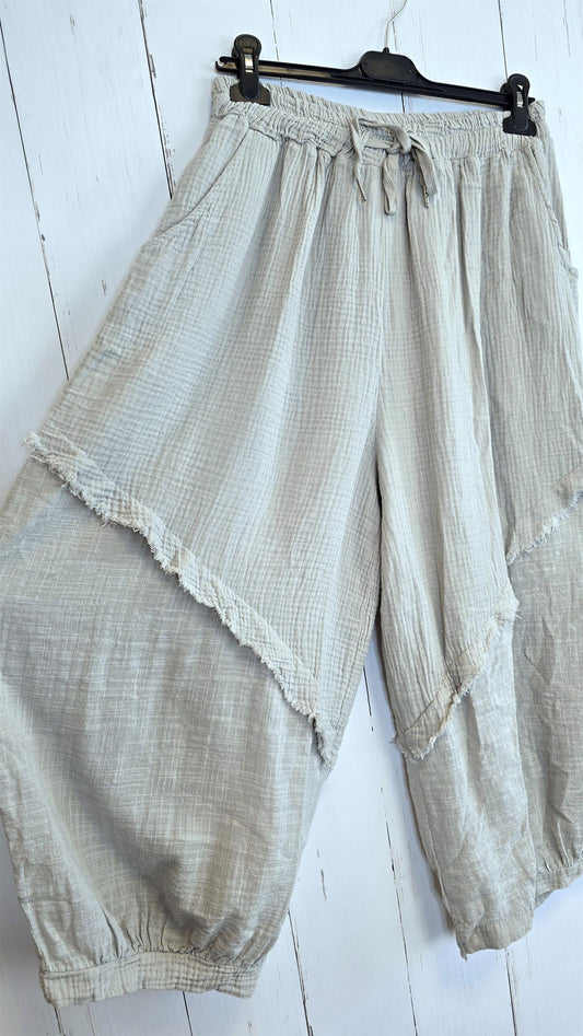 Bomullsbukse med lommedetaljer beige