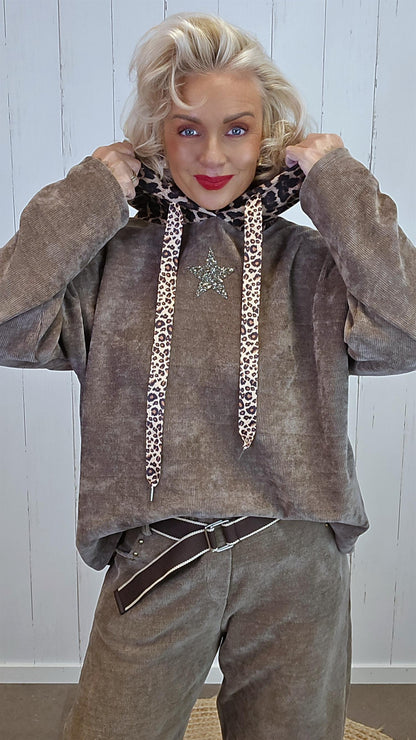 Lola leo hettegenser taupe