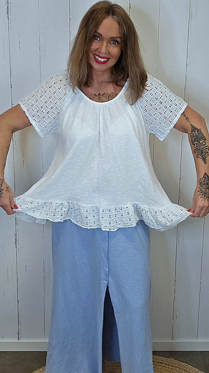 Camilla topp med blonder Hvit