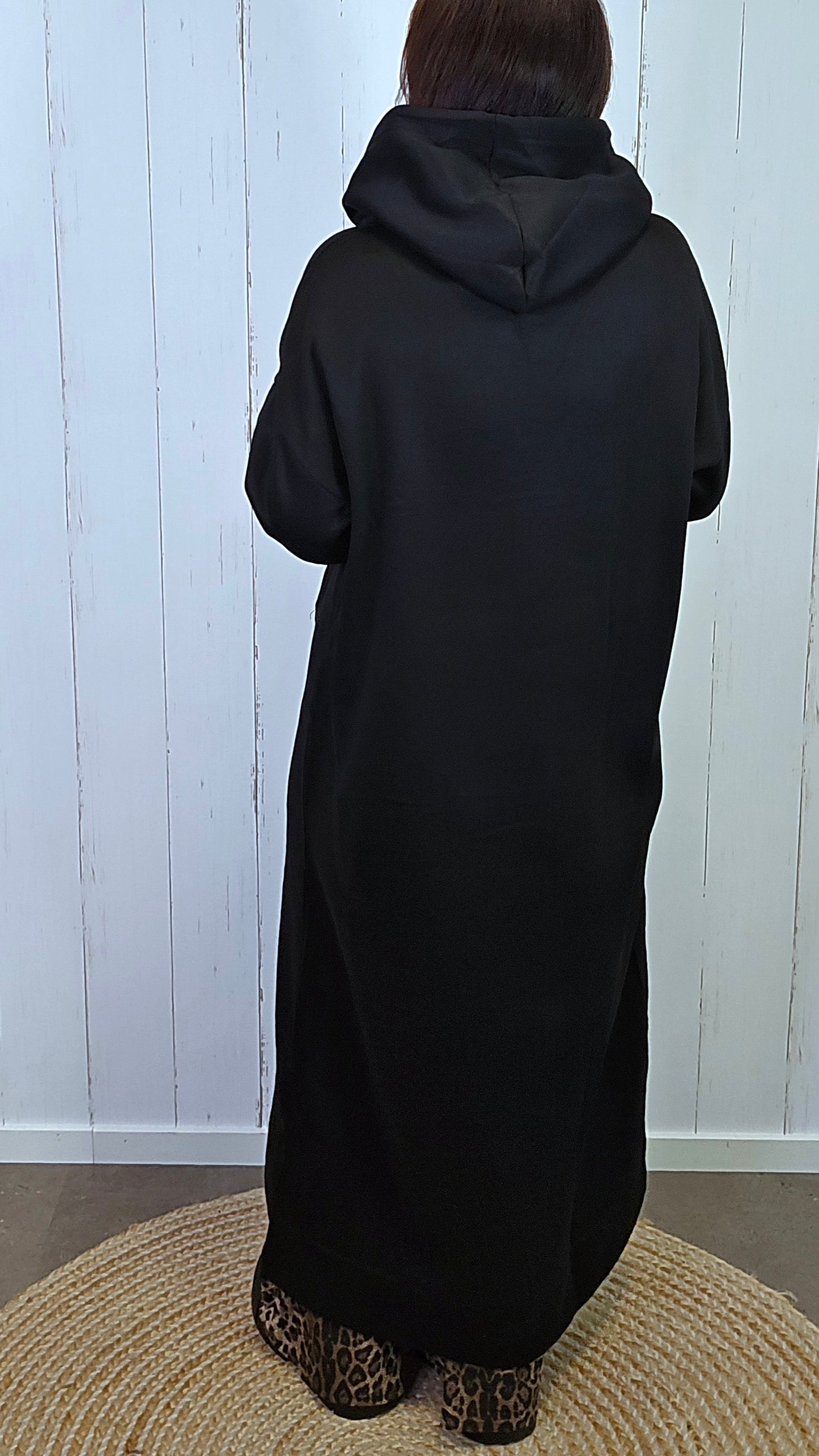 Lina hette kjole svart