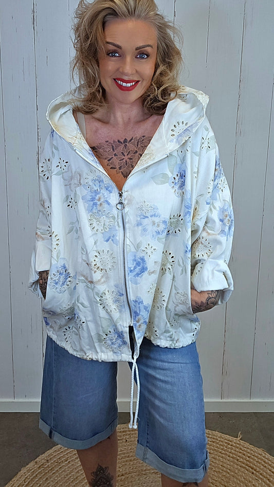 Leia lett blomstrete hettejakke